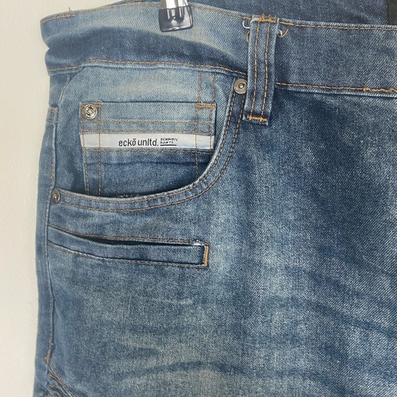 Ecko Untld Y2K Men's Denim Shorts Size 40 Relaxed Fit Color Blue Mid Wash - Picture 3 of 11